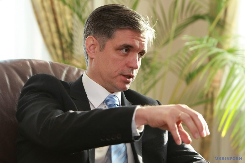 Некомпетентость? или врет? Пристайко не смог ответить, зачем Зеленский ездил в Оман (Видео)