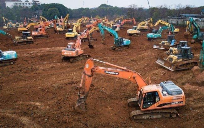 В Ухани заканчивают строительство спецбольницы для зараженных коронавирусом