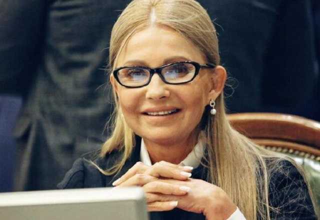 "Хороша": "слуга народа" обсуждал в Раде "свежую пластику" Тимошенко. Видео