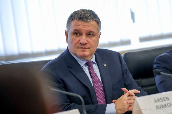 "Жалко идиота": Аваков публично приструнил "пьянствующего" Сытника