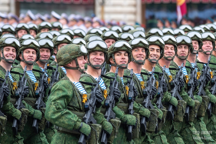 Празднование “75-й годовщины Великой победы” в РФ: мировые лидеры и туристы “ЛДнР”