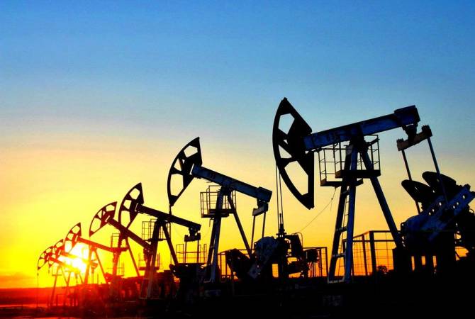 Черный понедельник: нефть Brent обвалилась на 30%, вслед за ней – рубль