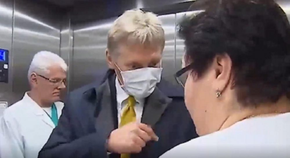 Песков попросил врача снять Путина на спецтелефон для «Димы», а потом — уничтожить устройство