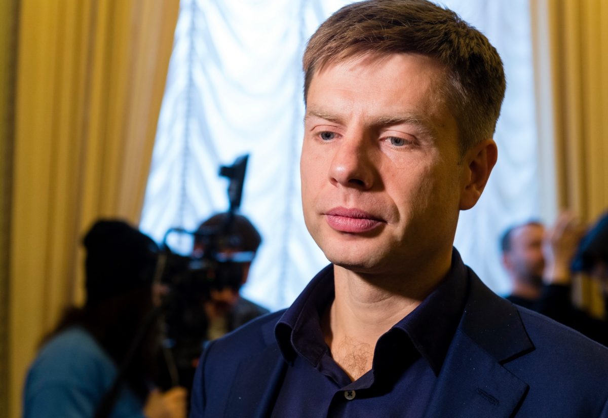 Гончаренко: Зеленский больше не управляет страной, вся власть у Коломойского