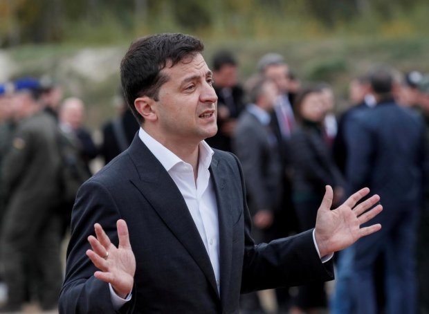 Зеленский пожаловался, что ему досталась «бедная Украина в состоянии войны с РФ»