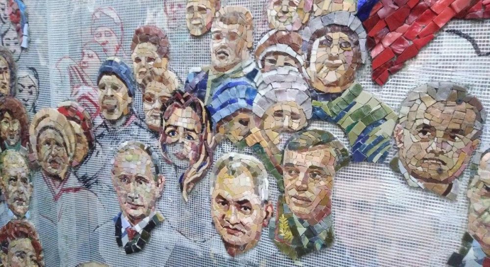 Иконы Путина и Сталина. Как деградирует Россия