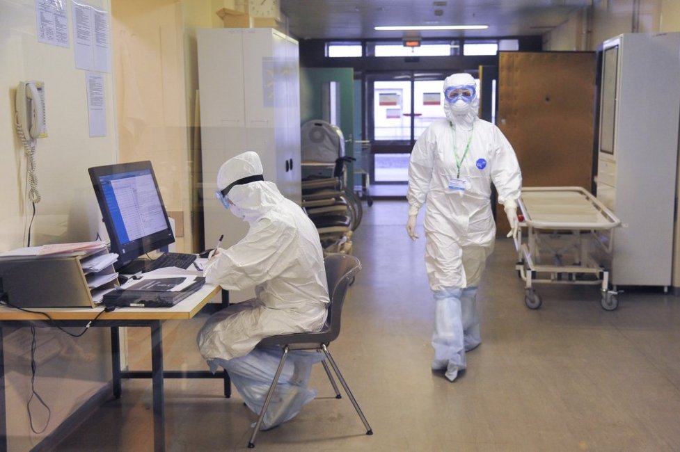 В Москве и Подмосковье ж@пa. В больницах толпы народу. Кто – сдать тест на "корону", кто – на томографию