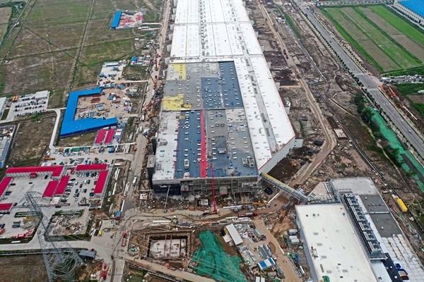 Илон Маск после того, как завалил Роскосмос, бросил вызов немцам