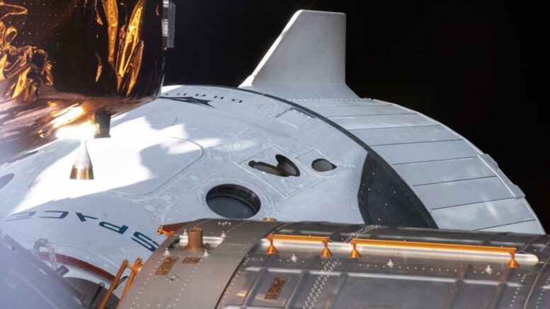 Спасательная шлюпка Crew Dragon