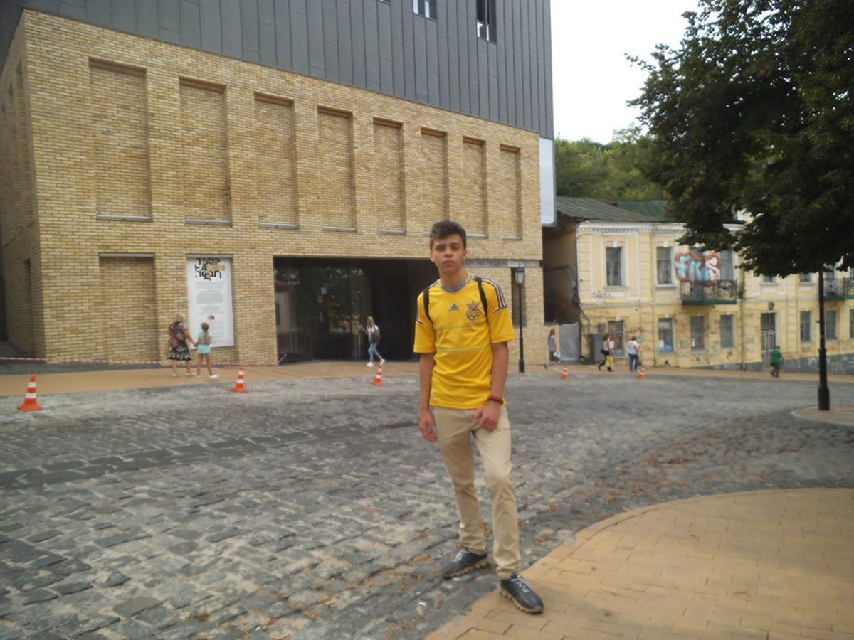 «Есть вещи, ради которых можно вытерпеть все, ведь есть мы – украинцы»: В Донецке задержали 20-летнего патриота