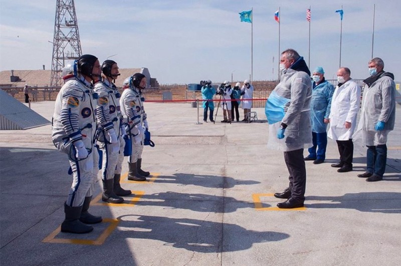 «Мы хуже других народов? Нет! Тогда чего нам не хватает?..»