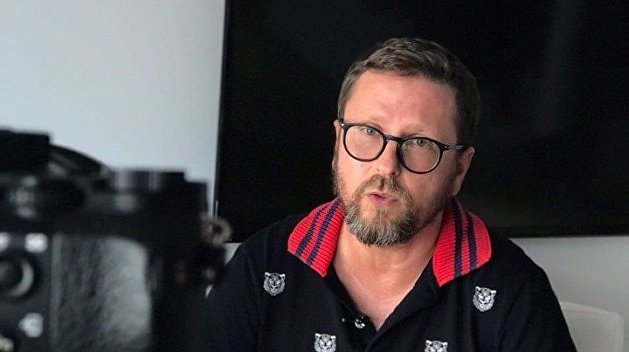 Шарий явно работает на Кремль, это очевидно. На Кремль переводится как – против Украины