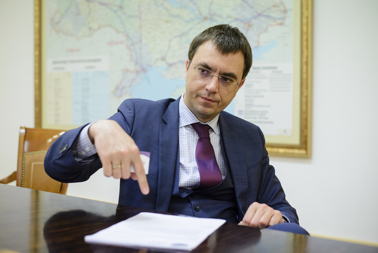 При Януковиче за должности министров или замов предлагались миллионы. А сейчас – смешные деньги: "десятка", "пятерка", "штука"