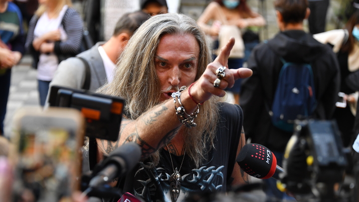 Джигурда рассказал, кто сидел за рулем авто Ефремова в момент ДТП, и опубликовал видеодоказательство