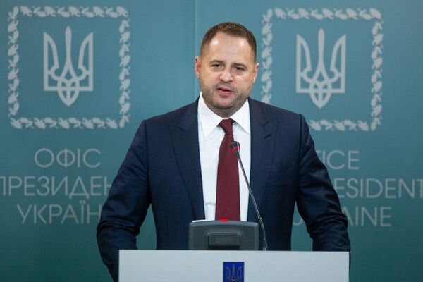 Отец-разведчик и слив Цемаха за $40 млн: расследователь раскрыла новые данные об "измене" Ермака