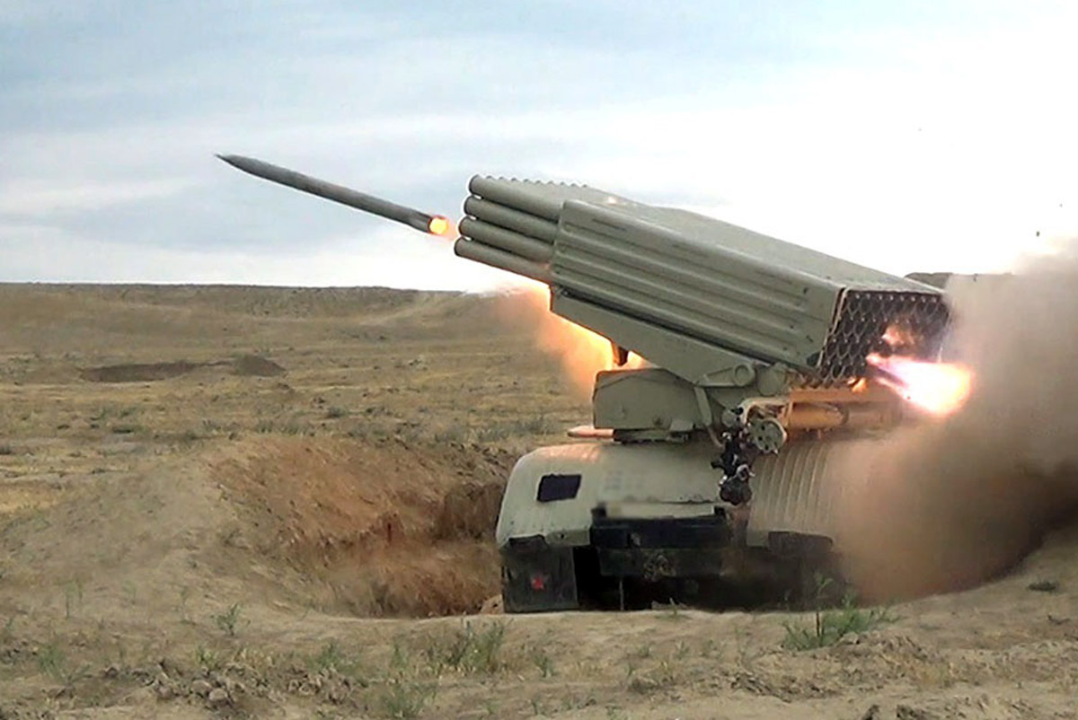 Взрывы не стихают, потери растут: последние данные о войне Армении и Азербайджана за Нагорный Карабах