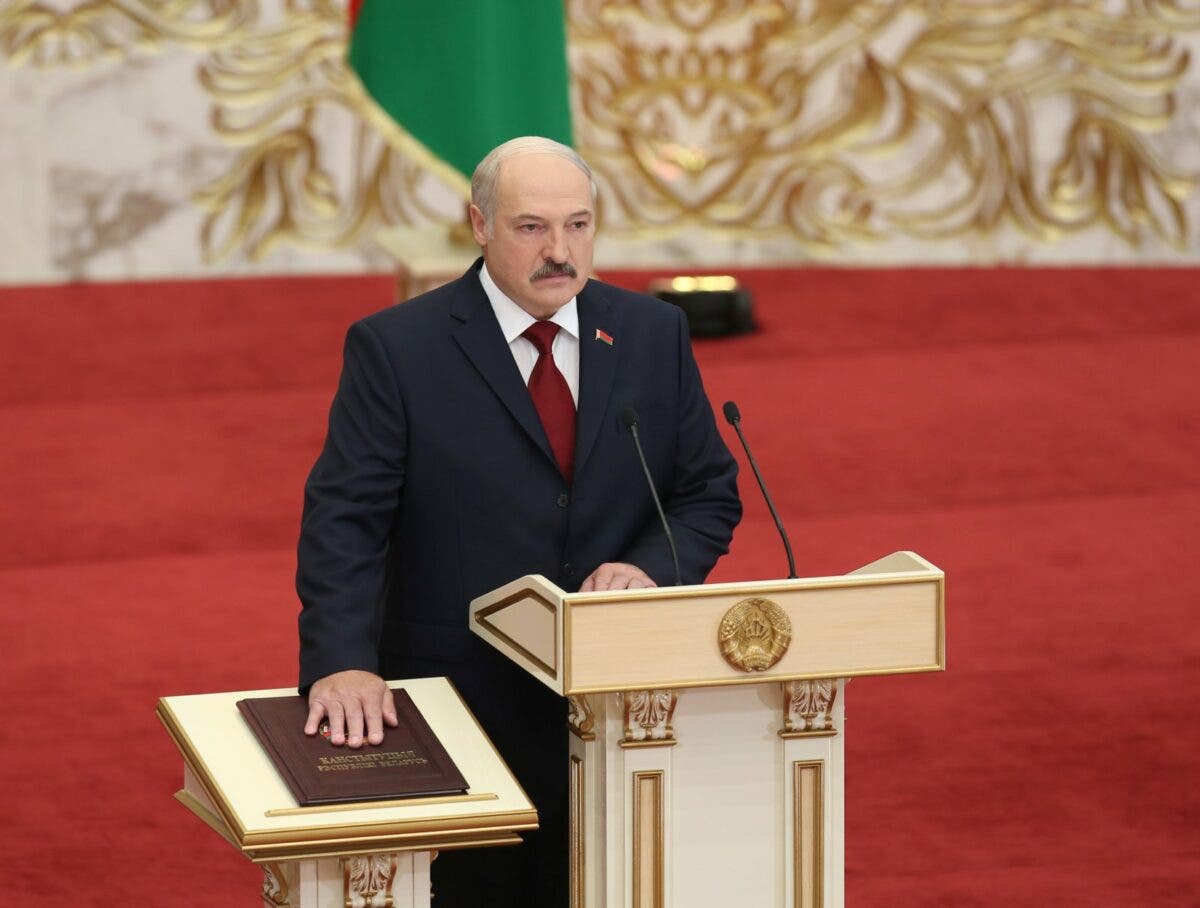 Лукашенко заявил о готовности отдать часть своих полномочий (Видео)