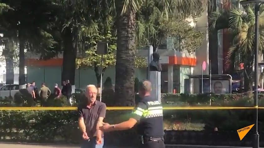 ❗️ В Грузии вооруженные преступники захватили заложников в банке (Видео)