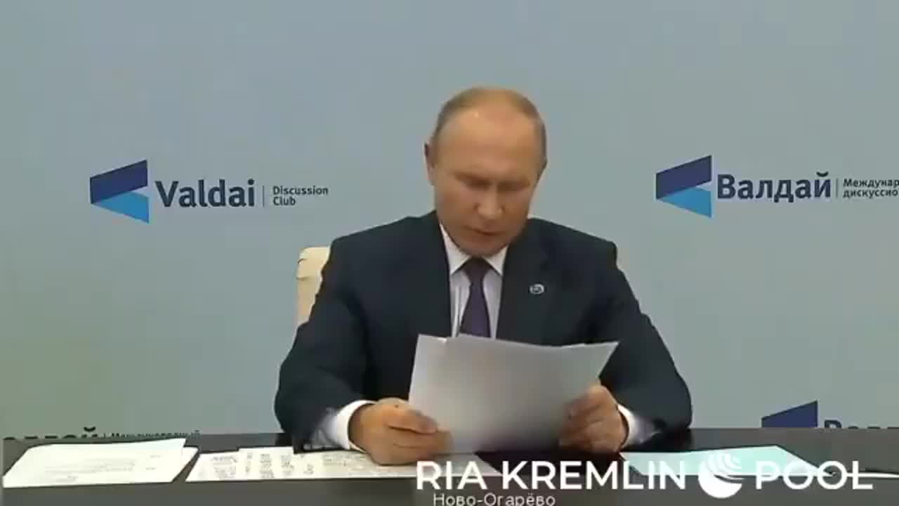 Путин на форуме валдайских холуев