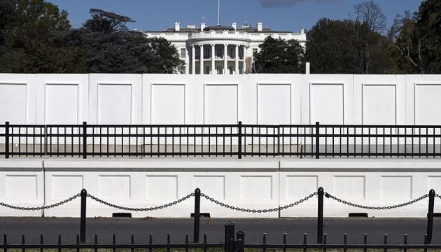 Резня возле Белого дома и столкновения в других городах: как США пережили ночь после выборов