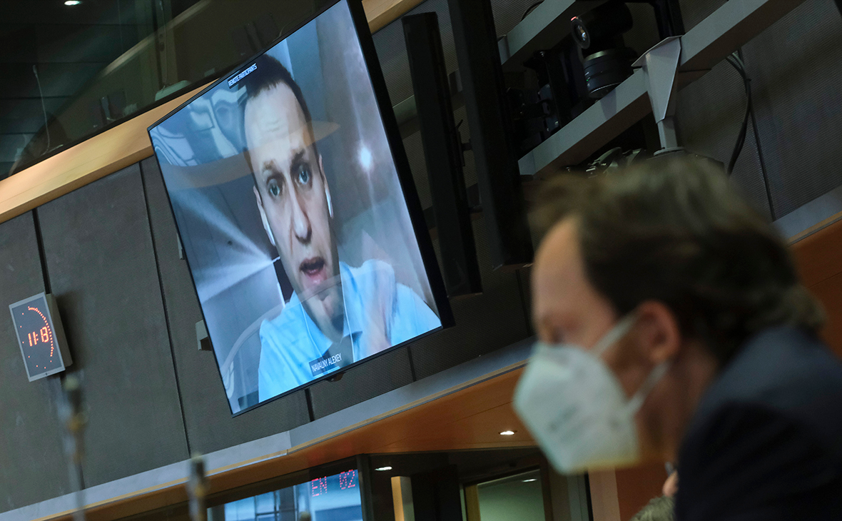 Навальный в парламенте ЕС призвал считать верхушку РФ бандой преступников