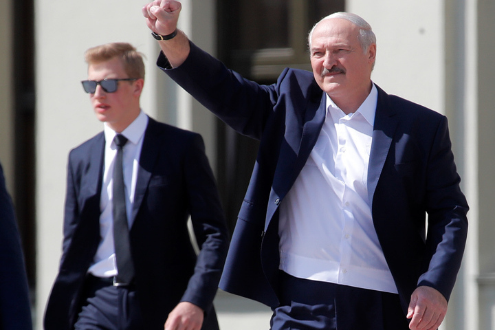 «Московский комсомолец»: сыну президента Беларуси - напророчили бунт против отца