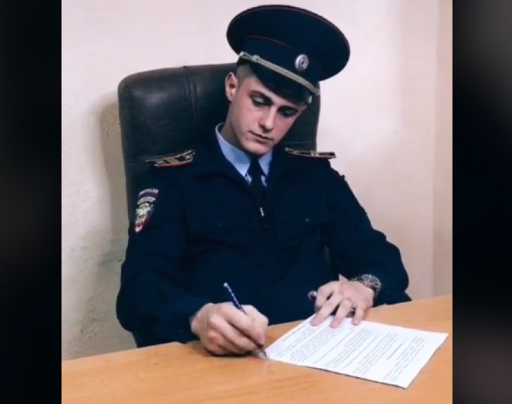 Окуппанты опозорили и выгнали студента "академии МВД "ДНР"" из-за роликов в TikTok – дончане высмеяли "власть"