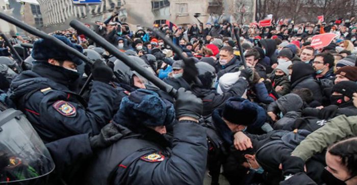 Россияне, которые обеспечили фильму Навального 85 млн просмотров, боятся власть и не пойдут защищать ее даже на проплаченный митинг