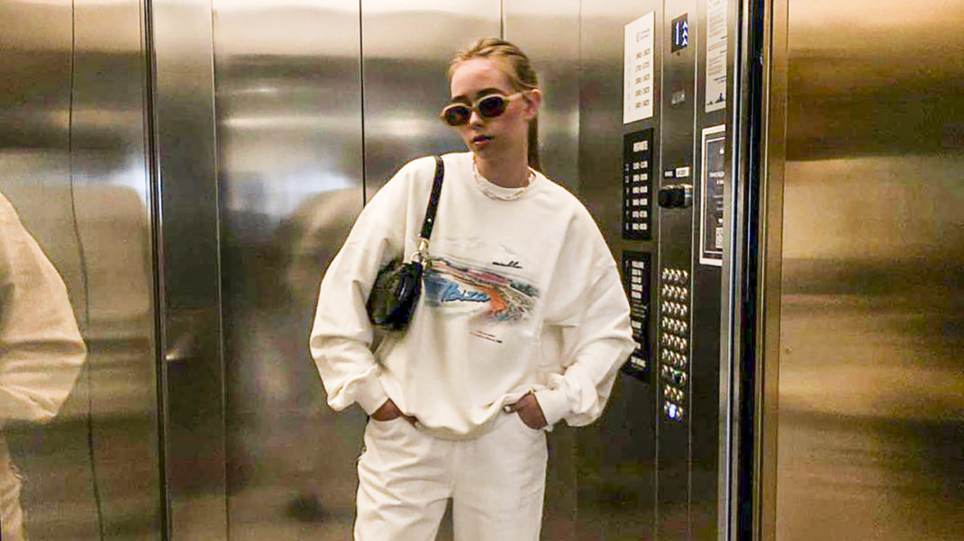 Предполагаемая третья дочь Путина после подавления протестов в России призвала заниматься любовью, а не войной