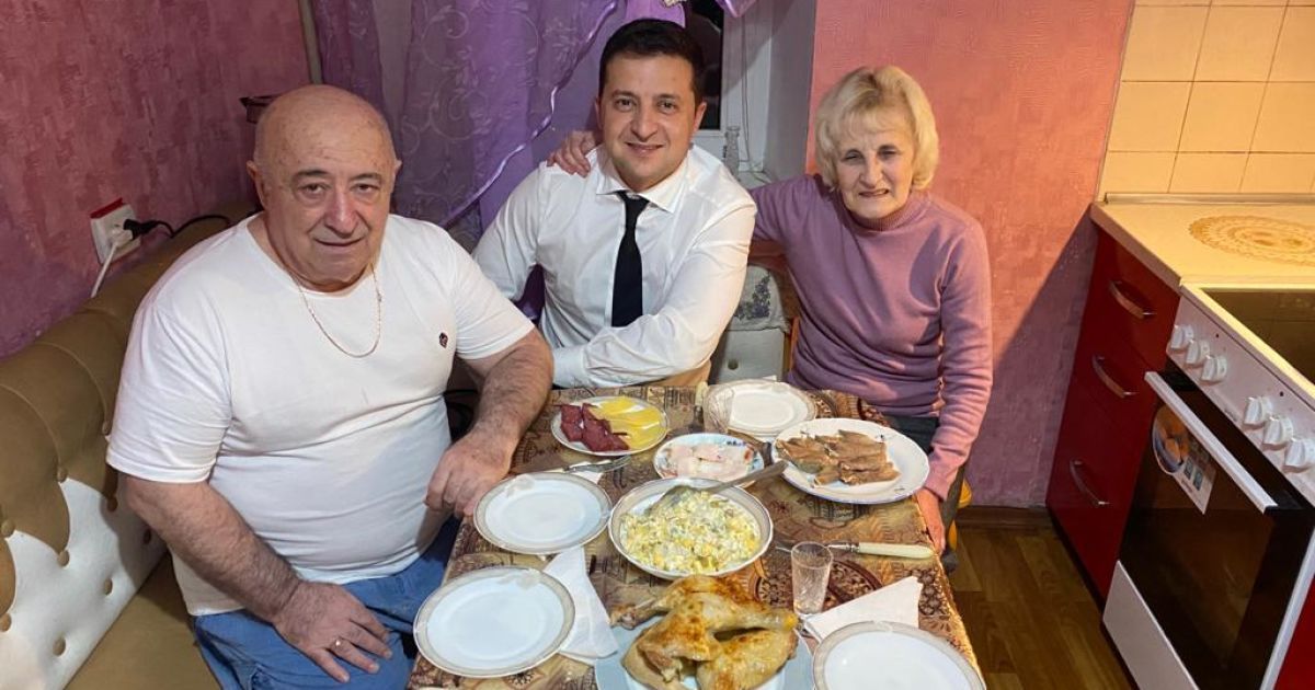 "Есть же предел". Отец Зеленского рассказал, что раньше смотрел "112 Украина", NewsOne и ZIK