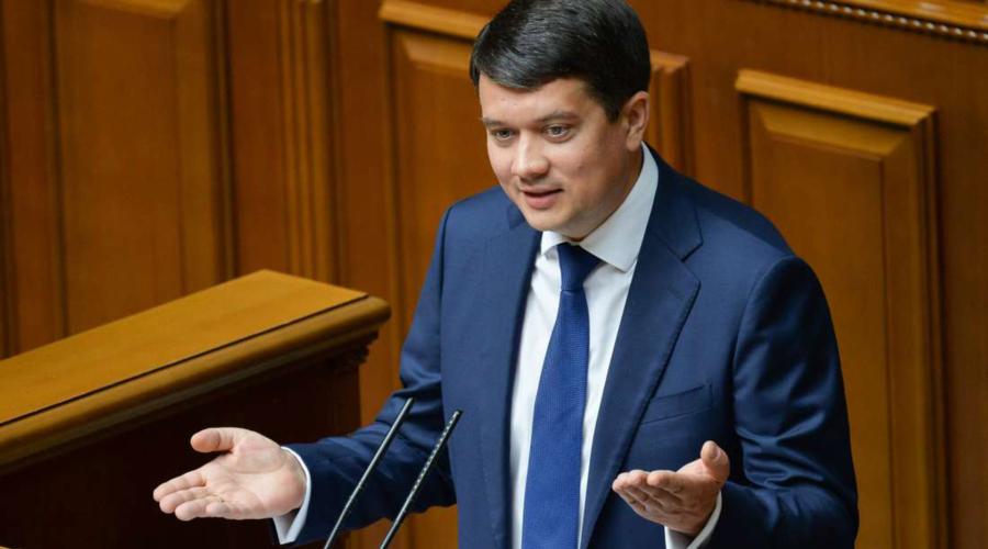 Ради президентской карьеры Разумков не стал воевать с Медведчуком