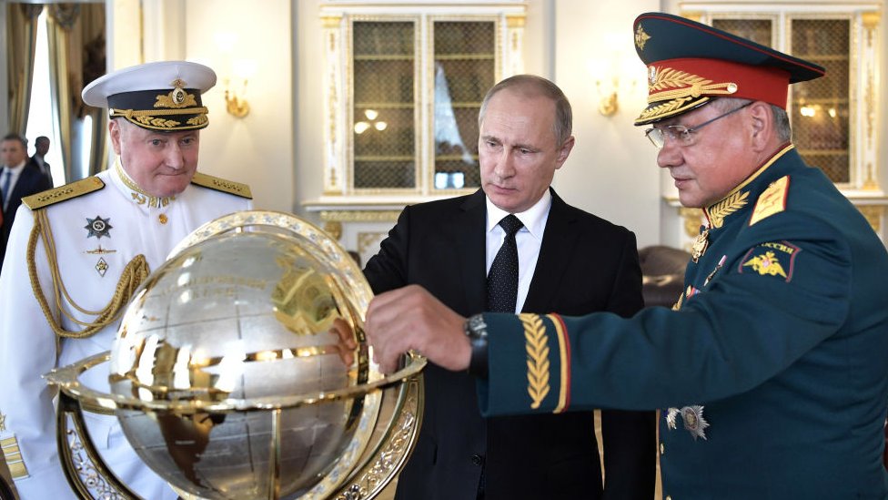 Россия не забирает Донбасс, ей выгодна вечная война в Украине