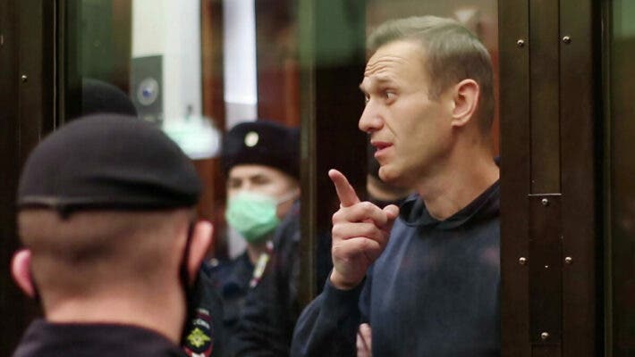 Навальный заявил, что его пытают бессонницей в тюрьме