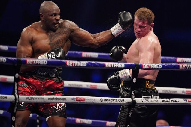 Поветкин тяжелым нокаутом проиграл Уайту в бою-реванше