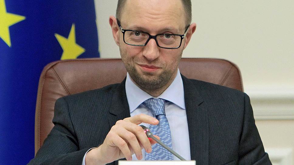 "Я не собирался и к вам в команду не собираюсь", - Яценюк ответил Зеленскому на его выдумки