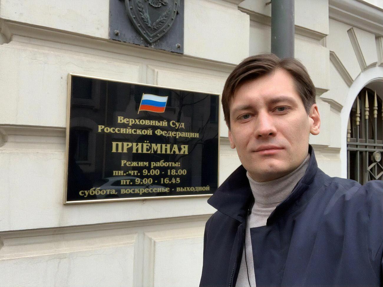 Путинскому режиму нужно сделать из всех приличных политиков уголовников – отец оппозиционера Гудкова