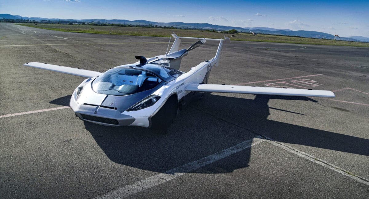 Летающий автомобиль AirCar совершил первый междугородний перелет (Видео)