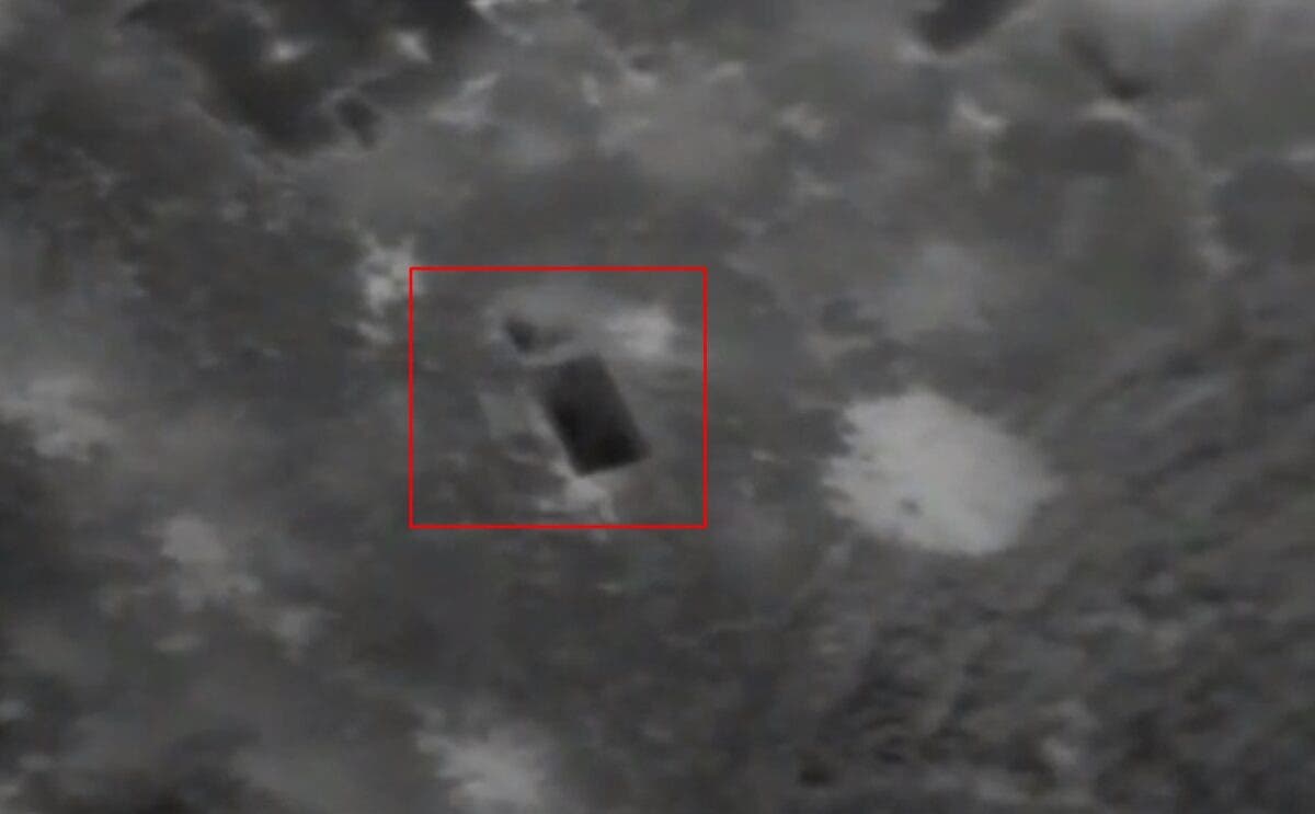 Бойцы ВСУ точным ударом уничтожили грузовик боевиков с оружием