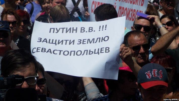 Новости Крымнаша. «Понаехавший жалуется, что у него отжали дом в Крыму — странная жалоба оккупанта, поддержавшего захват Крыма»