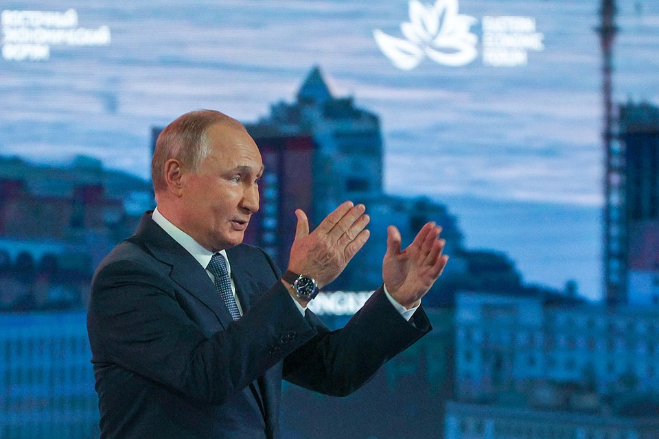 Оккупация Крыма и Донбасса не помеха? Путин назвал отношения России с Украиной "ненормальными" и заговорил о восстановлении контактов