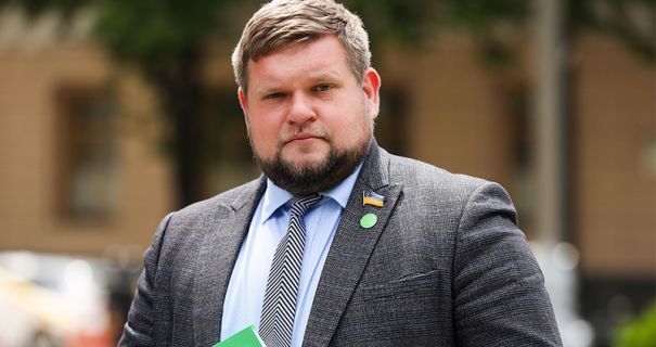 "Слуга народа" Клочко соврал о сестре-бизнесвумен, которая якобы помогла маме с покупкой недвижимости на 14,5 млн грн, – СМИ. ВИДЕО