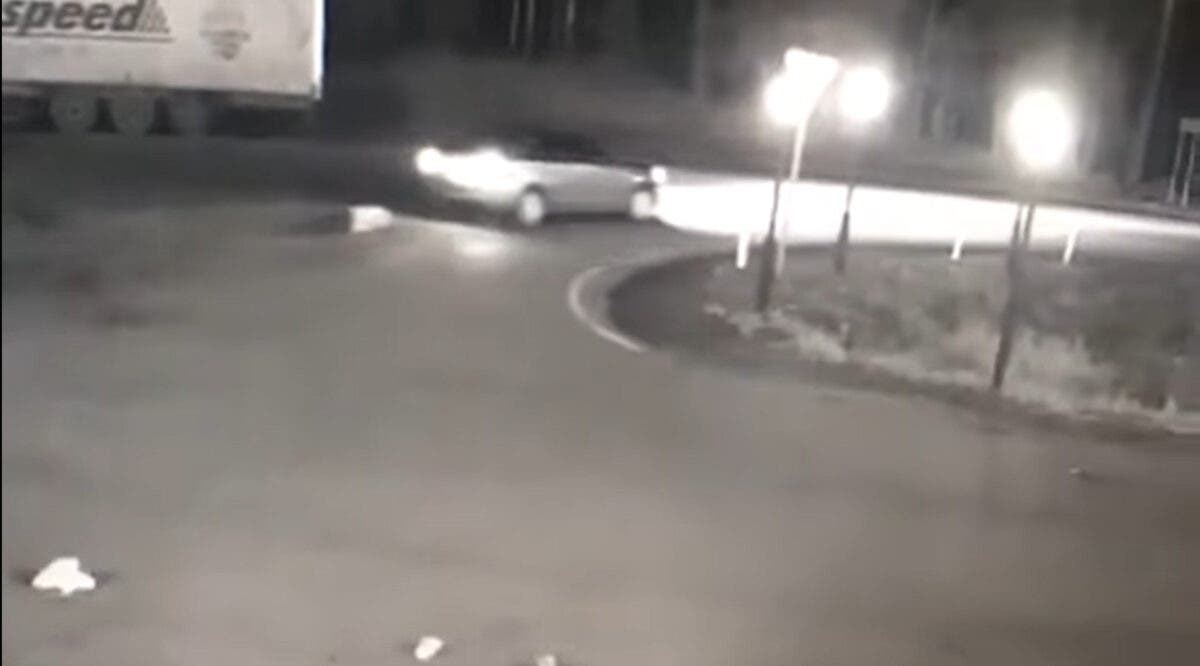 В РФ пытались убить прокурора. Привязали за голову к машине и протащили по земле (Видео)