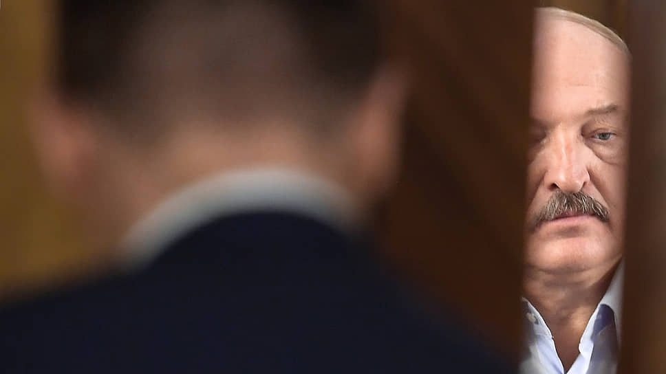 Чиновники понимают, что конец Лукашенко близок - Они не хотят потонуть вместе с фюрером (Видео)