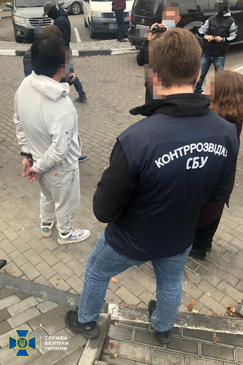 Собирал секретные данные: СБУ задержала шпиона из Азии в Харькове (Видео)