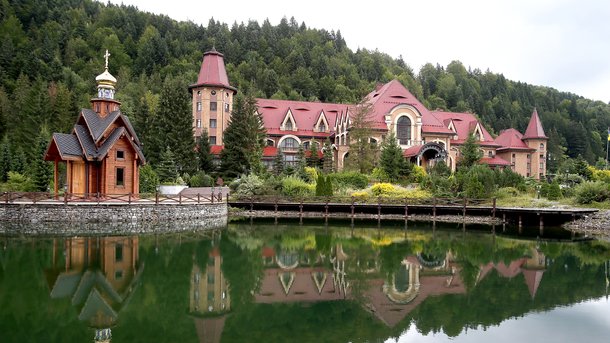 СМИ: Юбилей Ермака праздновали на госдаче, а гостей возили вертолетами ГСЧС