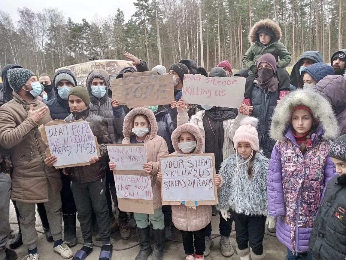 СМИ: В Беларуси дали беженцам 3 дня, чтобы прорваться в Польшу. Иначе их депортируют