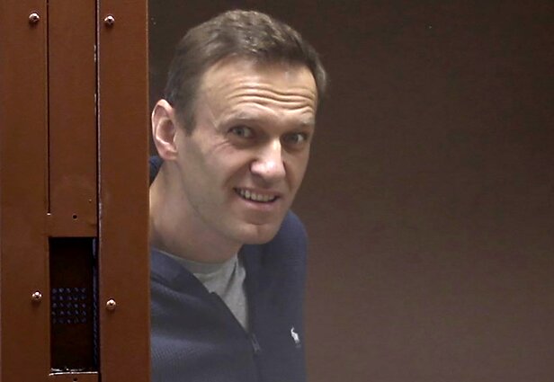 "Я просто охреневаю от цен". Навальный рассказал, как тратит 9 тыс. рублей в тюремном магазине