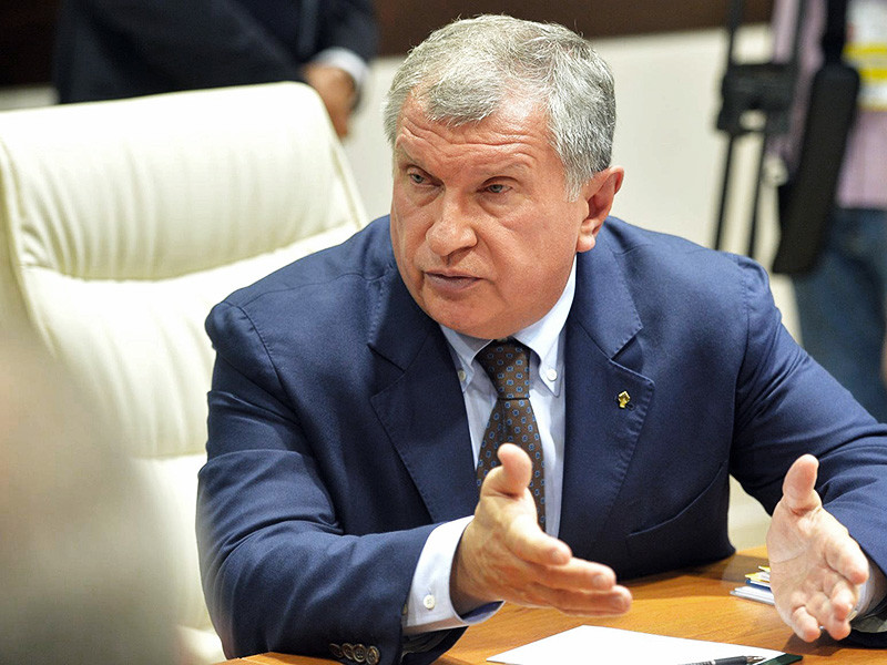 Глава “Роснефти” Игорь Сечин действительно теряет свои позиции при дворе Путина