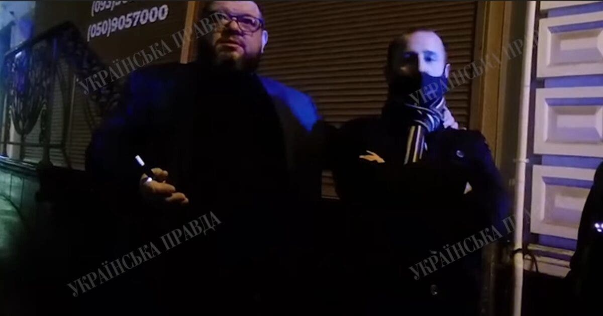 «Ты больной на голову? Это машина депутата»: «Слуга» Галушко нецензурно выругал патрульных