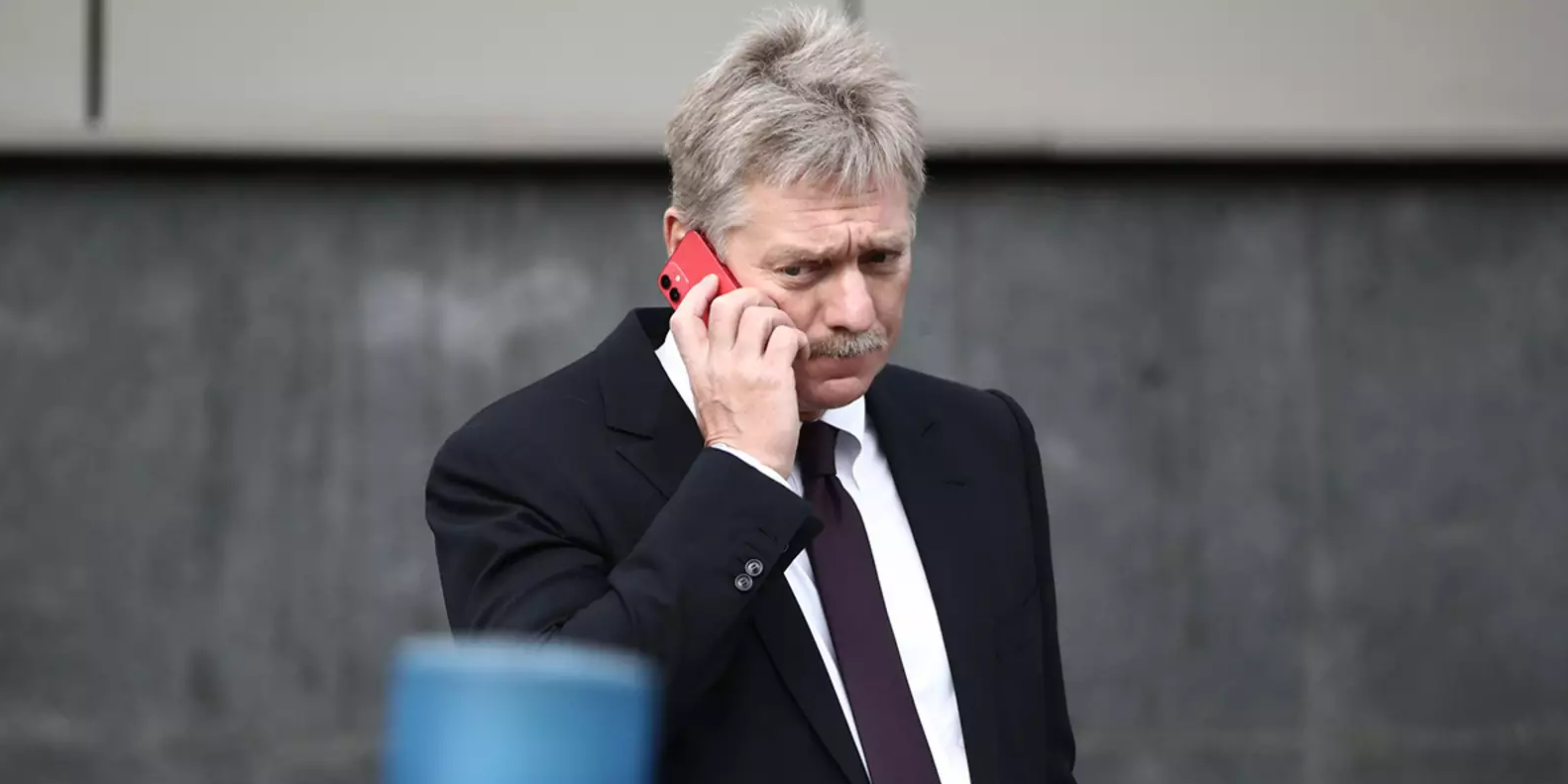 "Вопрос жизни и смерти", значит? Интересно, когда Песков это говорит, свою собственную смерть он тоже имеет в виду? А смерть Навки своей? А дочери Лизы?